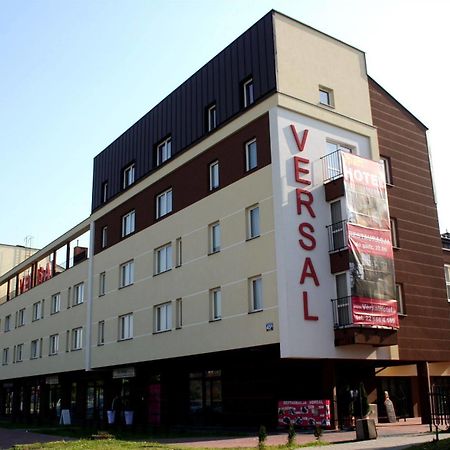 Versal Airport Modlin Новы-Двур-Мазовецкий Экстерьер фото